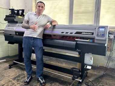«Смарт-Т запустила новый УФ-принтер Mimaki UJV100-160 Plus в московской РПК «Троя»
