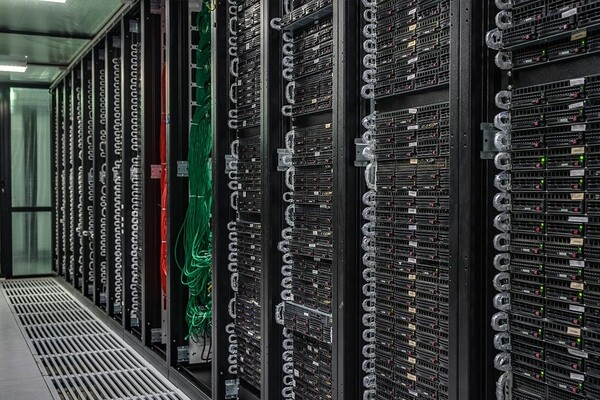 Selectel предлагает устанавливать арендованные серверы на площадках заказчиков