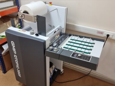 Второй ламинатор GMP QTOPIC-380F установлен в типографии Yuppieprint
