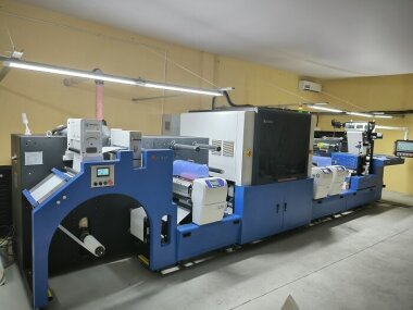 Гибридная машина HanLabel LabStar 330S Hybrid введена в строй в типографии «Юмифлекс»