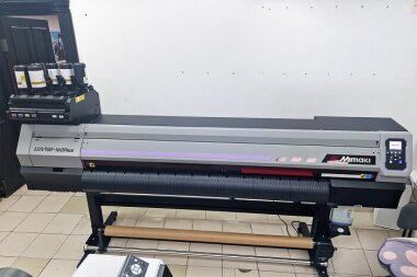 Инженером «Смарт-Т» установлен Mimaki UJV100-1600 Plus 