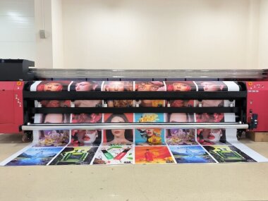 Рулонный УФ-принтер G!Digital UR-5000S инсталлирован на производстве выставочных конструкций