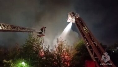 В Москве загорелось здание неподалеку от двух типографий