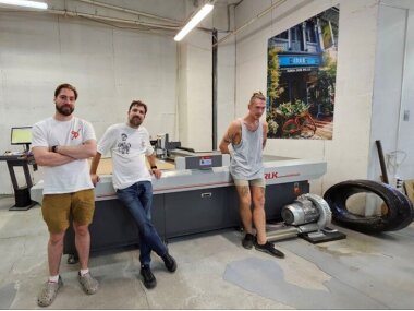 Режущий плоттер RUK MBC-2516 инсталлирован в КБ «CardBeast»