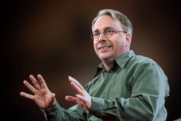 Линус Торвальдс — разработчикам: приносите пользу, не поддавайтесь хайпу