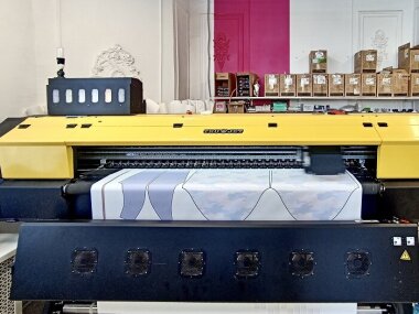 «Текстиль и Технологии» установила второй шестицветный принтер TRUJET M3 в LUCKYGRASS из Москвы 