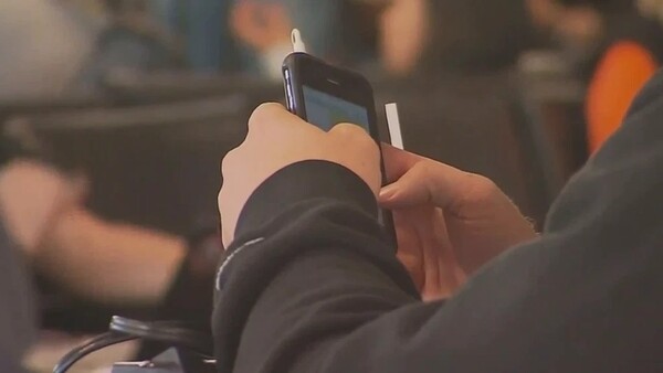 «Лаборатория Касперского»: мошенники рассылают в мессенджерах открытки с фишинговыми ссылками