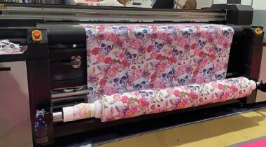В серии SR текстильных принтеров COLORS вновь появилась модель шириной 200 см