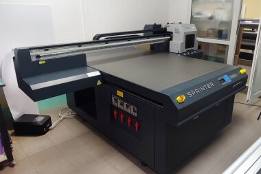 «Смарт-Т» установила УФ-принтер Sprinter DPP 1316E в копицентре «КанцТоварищ» из Евпатории