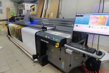 «Смарт-Т» установила 3-метровый УФ-гибрид Sprinter Power Pro 3200 в РПК «Рекламная Держава»