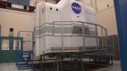 Endeavor НАСА По случаю отправки последнего «шаттла» в музей к посадочному симулятору допустили репортеров