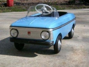 Задержана женщина, продававшая вместо игрушечных машин их фотографии из Интернета