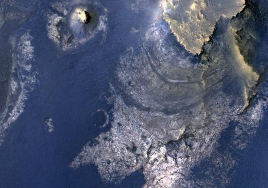 Mars Reconnaissance Orbiter, аппарат НАСА нашел на Марсе следы древнего озера, в котором могла быть жизнь