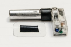 Обычный конденсатор в модуле вспышки для смартфона и полимерный