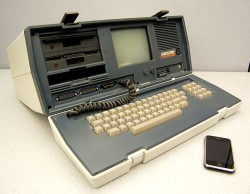 Носимый компьютер Osborne Executive 1982 года и iPhone