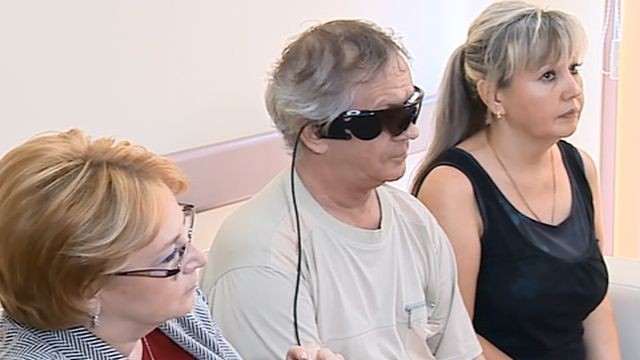 Бионический глаз, ретинальный имплант, сетчатка, зрение, имплантация