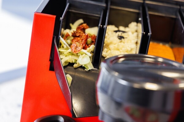 Железный шеф-повар умеет готовить 70 блюд