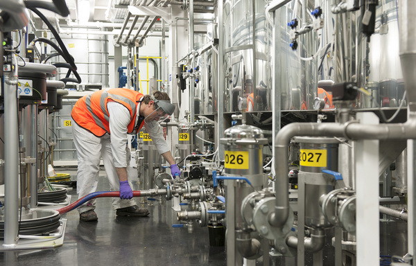 Производство цифровых УФ-чернил Fujifilm в Великобритании