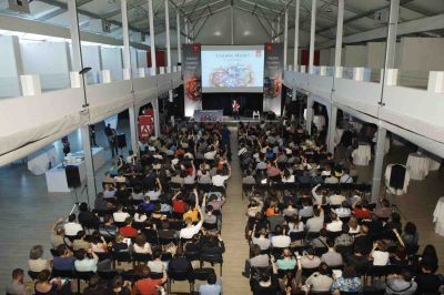 Облачное шоу для фанатов творчества