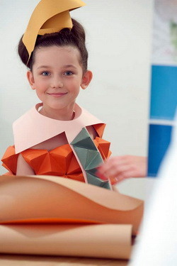 Состоялась первая Неделя «бумажной» моды 