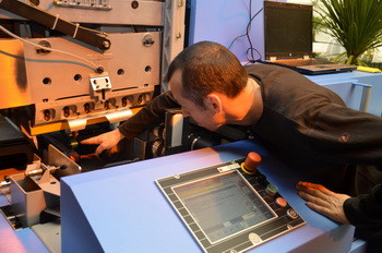 Muller Martini анонсировала трёхножевой обрезчик Granit