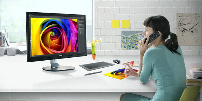 Монитор Phillips 272P4APJKHB с «максимально точной калибровкой»