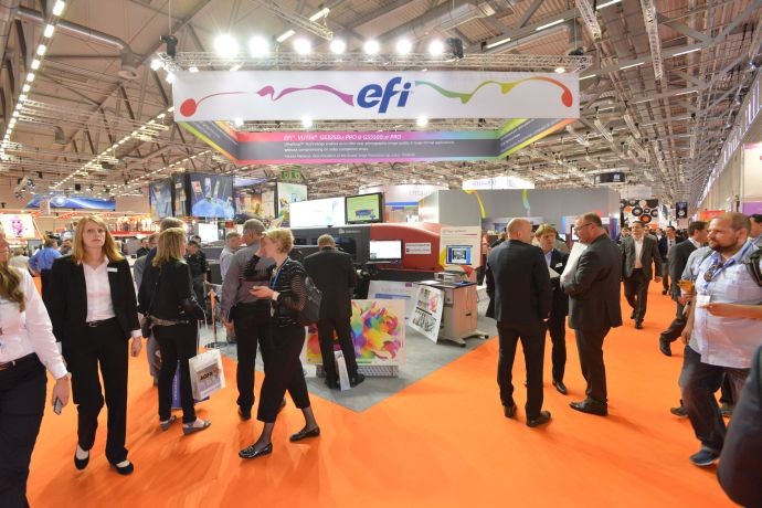 EFI привезла на FESPA 2015 инновационный широкоформатный рулонный принтер с технологией UV-LED и улучшенной программой управления техпроцессами