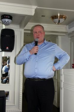 Этикетка начинается с бумаги...