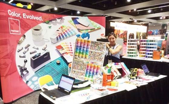 Мировая премьера новых цветов Pantone прошла в Москве