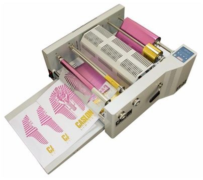 Caslon выпустила два ручных фольгиратора FoilTech, позволяющих наносить сразу два вида фольги 