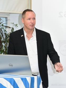 В Санкт-Петербурге показали режущий плоттер ARISTO Aristomat LFC 2332 