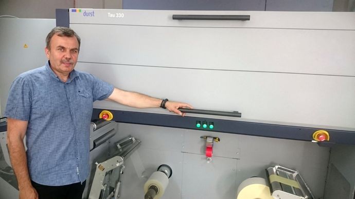 Приобретена первая на Украине струйная УФ-система Durst Tau 330 UV для печати этикетки