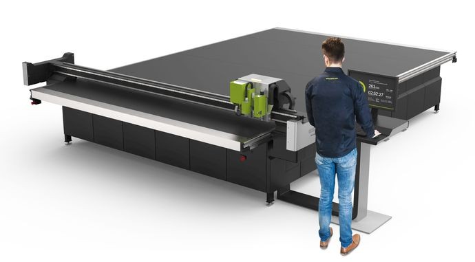 Поступил в продажу самый большой режущий плоттер Esko для гофрокартона