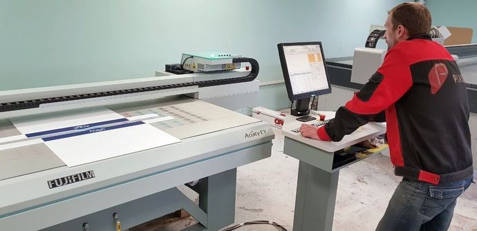 Установлен первый в Санкт-Петербурге планшетный широкоформатный УФ-принтер Fujifilm