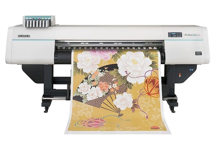 Fujifilm выпустила рулонный широкоформатный УФ-принтер Acuity LED 1600R