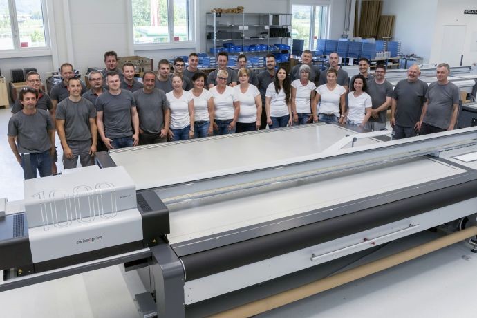 swissQprint отгрузила заказчику тысячный принтер