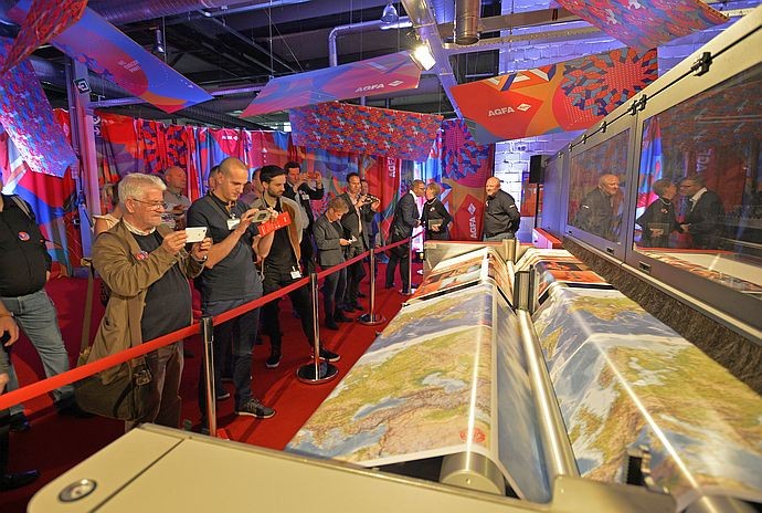 Agfa Graphics расстелила красную ковровую дорожку для представителей широкоформатных типографий со всего мира 