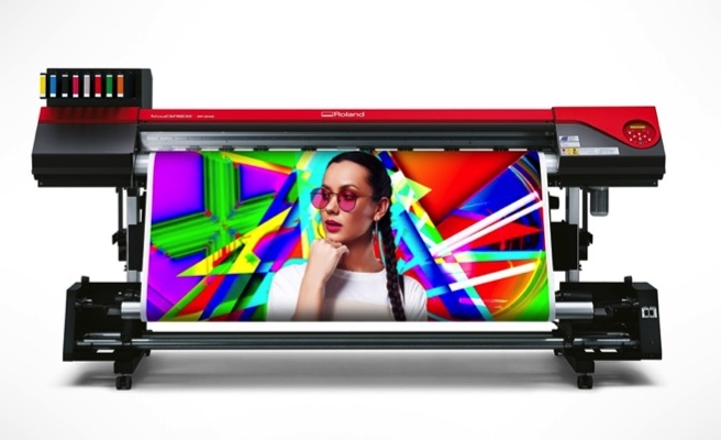 Roland DGA выпустила 8-цветный сольвентный принтер