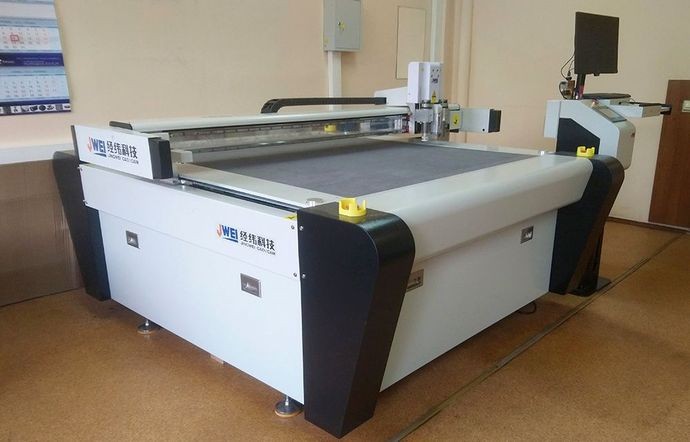 Планшетный режущий плоттер JWEI CB 03II-1113 установлен в Подольске