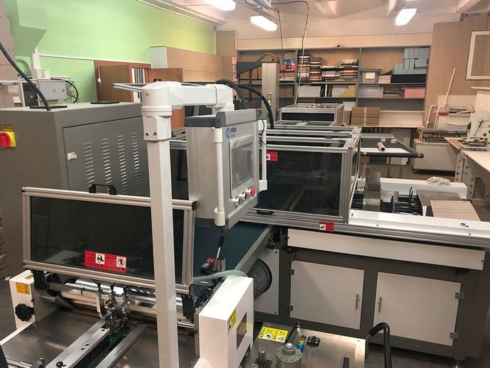 Машина для сборки крышек Horda ZFM-700A установлена в «Коробка.рус»