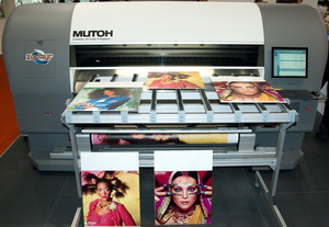 Mutoh на Drupa-2008: рулонный УФ-принтер Zephyr