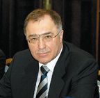 Олег Симаков считает принципиальным вопросом расширение базы лечебно-проилактических учреждений, готовых к переходу на новые технологии