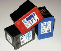 несмотря на более высокую цену оригинальных расходных материалов по сравнению с перезаправленными картриджами, в конечном счете первые приобретать более выгодно