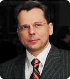 «По инициативе руководства было принято решение о внедрении ERP-системы, способной стать базой для дальнейшего развития холдинга  в целом», Леонид Зиченков, директор по финансовому контролю и корпоративной отчетности группы компаний «Юнидент»