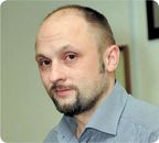 «На одной стойке мы сегодня можем разместить до 700 мелких клиентов хостинга. Достичь этого физическим наращиванием аппаратных платформ было бы невозможно», Максим Ермолаев, генеральный директор компании «Бородино-Телеком»