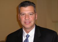 Том Росамилия: 