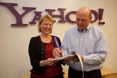 Соглашение было подписано генеральным директором Yahoo Кэрол Бартц и главой Microsoft Стивом Балмером еще прошлым летом, однако последнее слово оставалось за регулирующими органами 