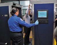 В американских аэропортах устанавливают сканеры для личного досмотра пассажиров